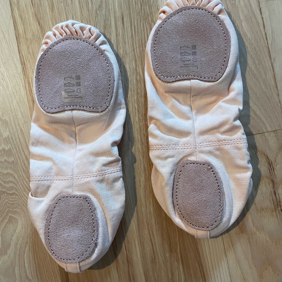 SoDanca canvas split sole ballet shoe light pink 8 1/2 - Picture 3 of 6